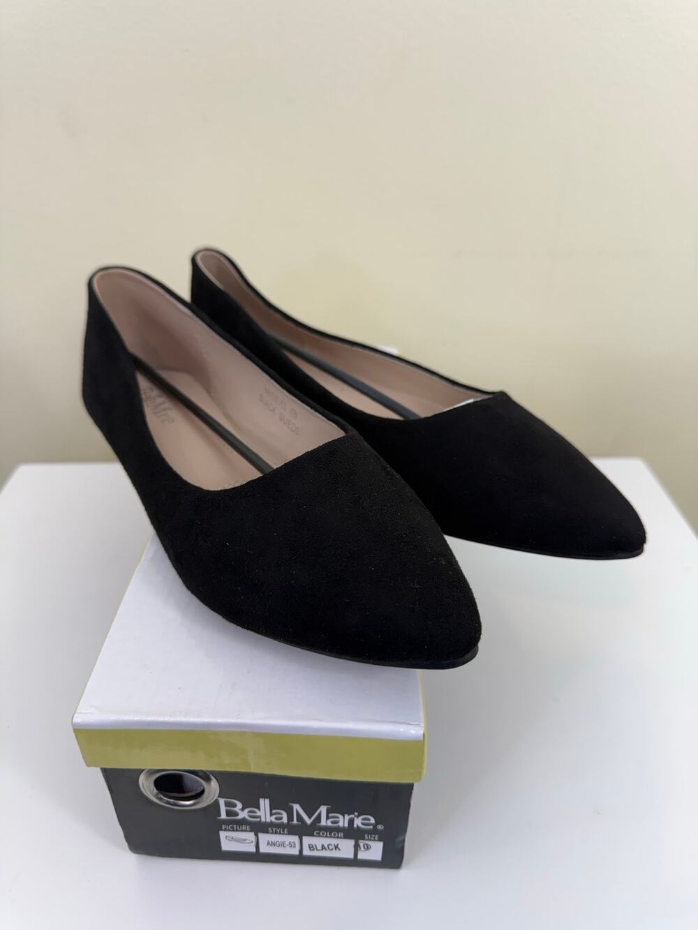 Bella‎ Marie Angie-53 Black Pointed Toe Ballet Flats NIB Size 10